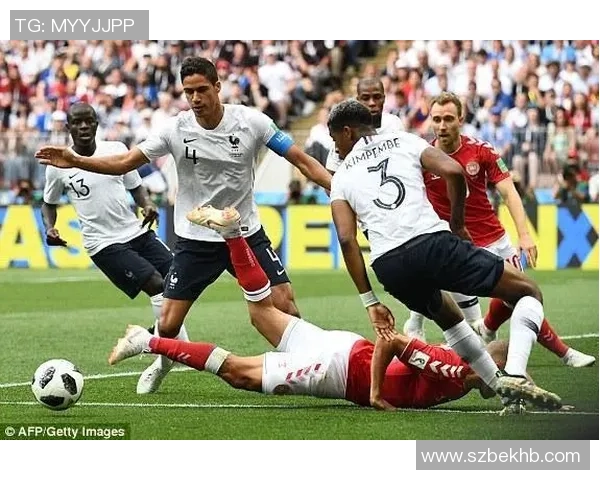 重庆足球队配合引发热议球迷对战术与默契的不同看法 重庆足球队配合引发热议球迷对战术与默契的不同看法