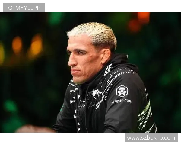 被揍的足球明星背后的故事与荣耀:从跌倒到重生的励志之路 被揍的足球明星背后的故事与荣耀:从跌倒到重生的励志之路